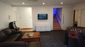 Paradise Escapes - 001, Cowes
